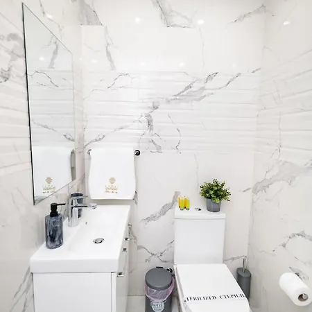 Lazuli Seaview 2bdr * Lárnaka