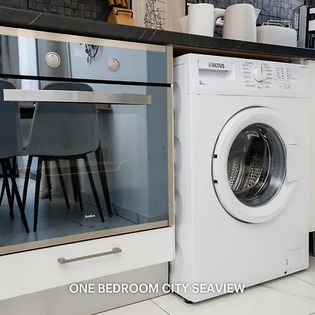 Lazuli Seaview 2bdr * لارنكا