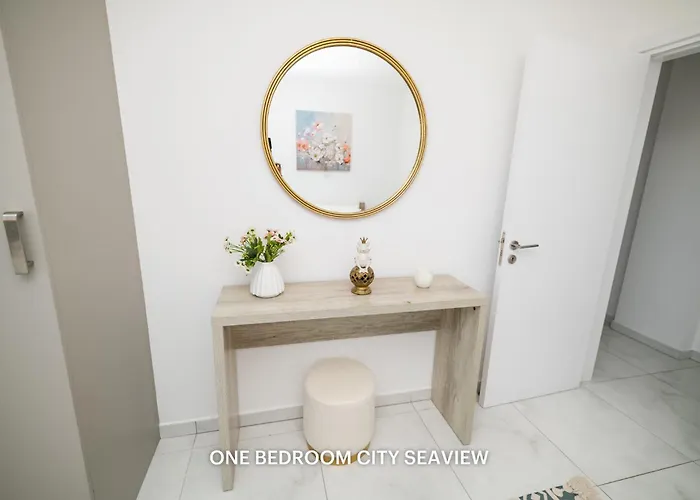 Lazuli Seaview 2bdr Апартаменты Ларнака