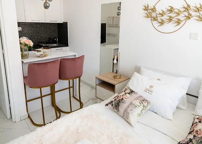 Lazuli Seaview 2bdr * Ларнака