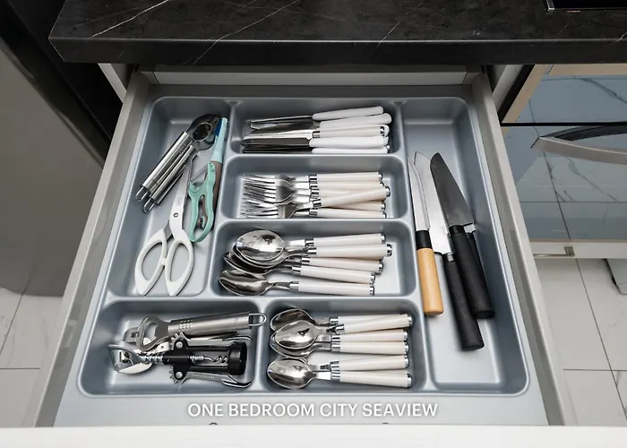 Lazuli Seaview 2bdr Апартаменты *