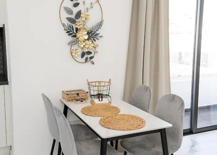 Lazuli Seaview 2bdr Апартаменты *