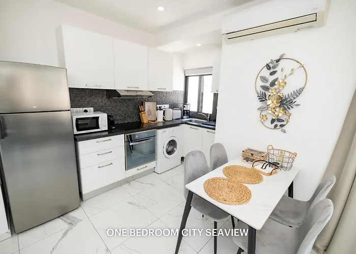 Lazuli Seaview 2bdr Апартаменты