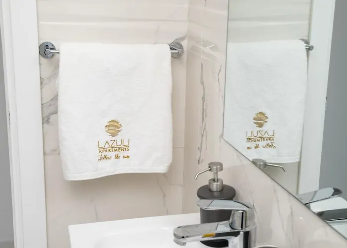 Lazuli Seaview 2bdr Апартаменты *