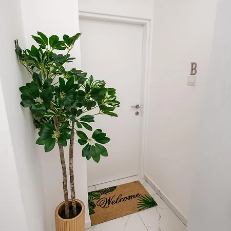 Lazuli Seaview 2bdr Larnaca