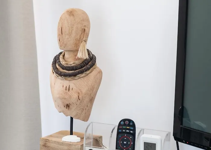 Lazuli Seaview 2bdr * 拉纳卡